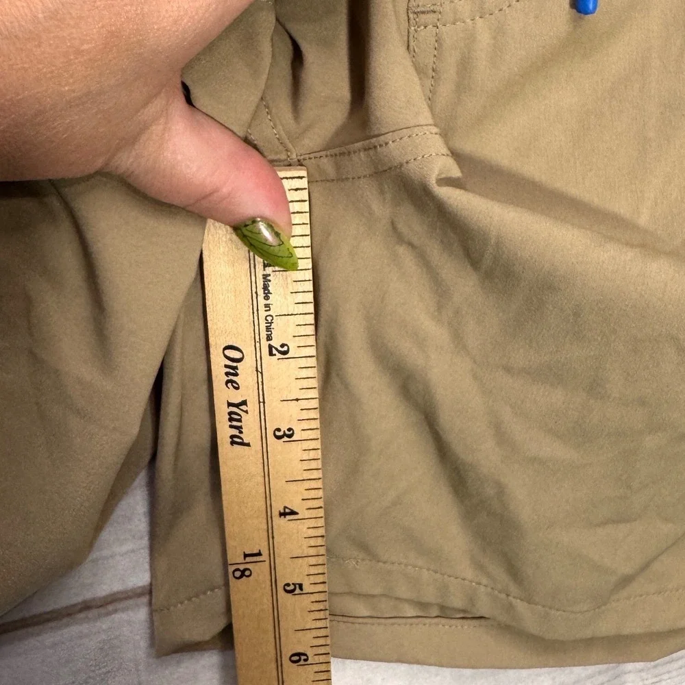 Huk Performance Shorts Mens XXL Tan Khaki Blue Drawstring Mesh Lined Stretch